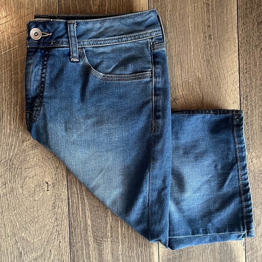 🩳♥️St. John’s Bay Like New Bermuda Blue Jean Shorts Size 10